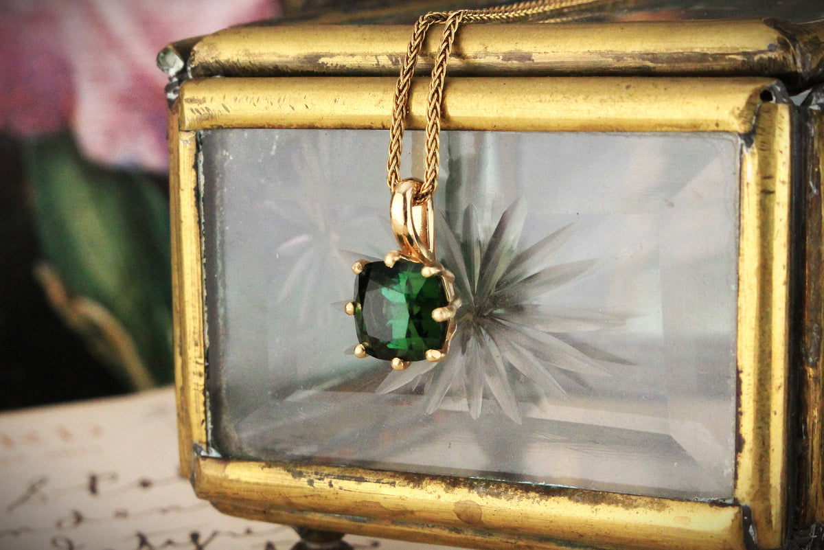 CUSHION CUT 2.40ct GREEN TOURMALINE PENDANT 10ct GOLD