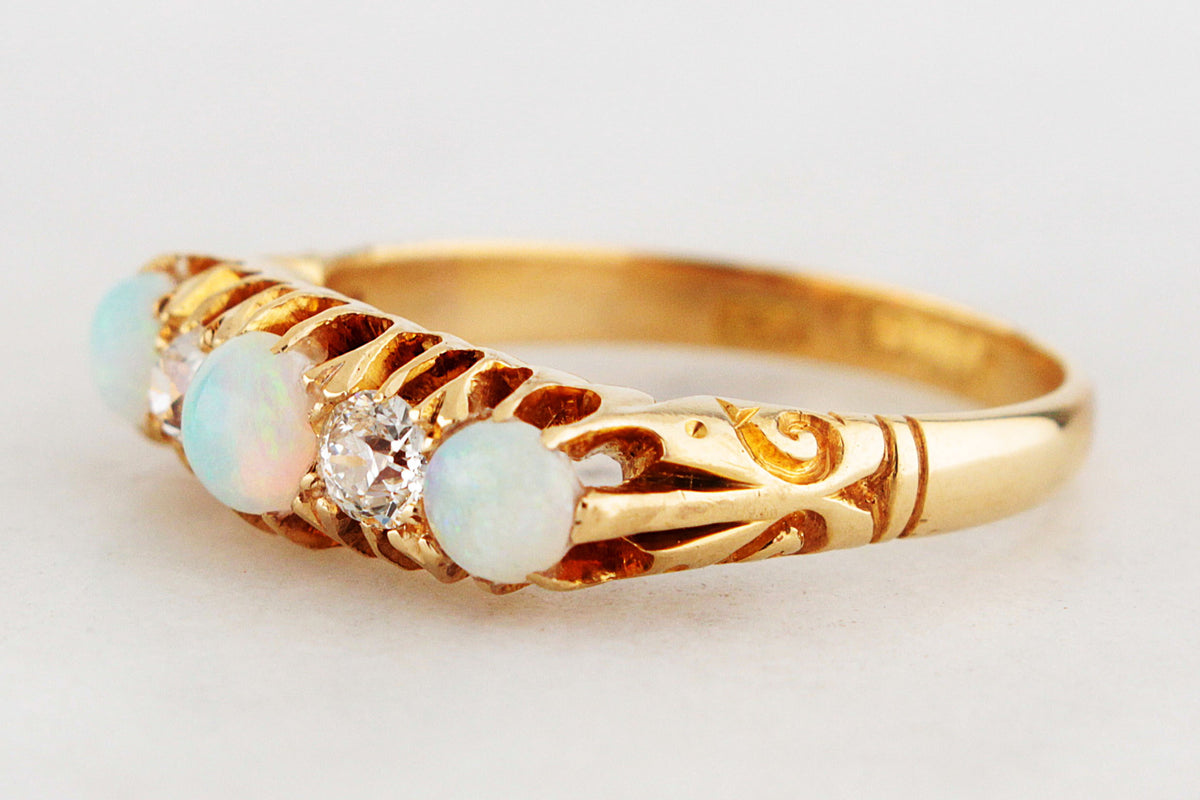 ANTIQUE EDWARDIAN OPAL &amp; DIAMOND RING 18ct GOLD