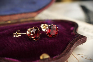 MODERN GARNET STUD EARRINGS 9ct YELLOW GOLD