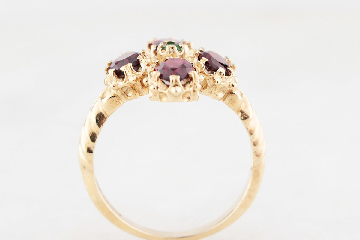MID-CENTURY EMERALD & GARNET RING 9ct GOLD
