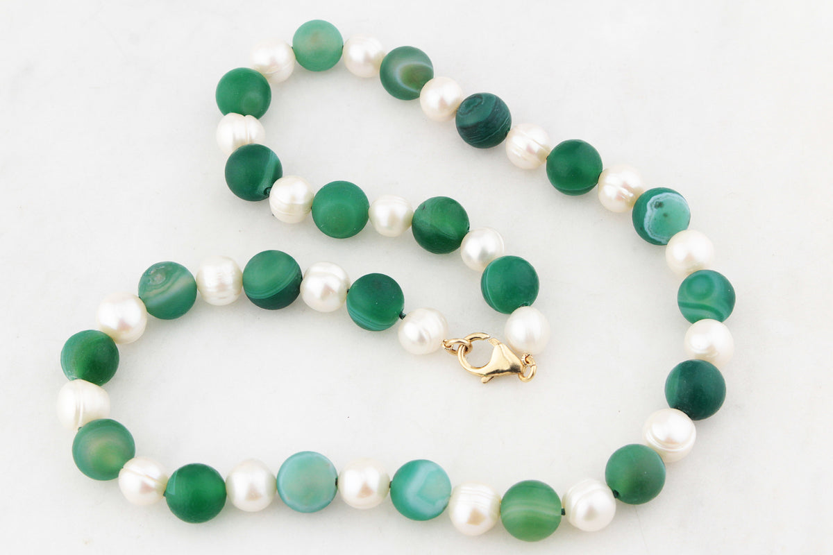BESPOKE SEMI-BAROQUE PEARLS & BANDED AGATE NECKLACE 9ct GOLD