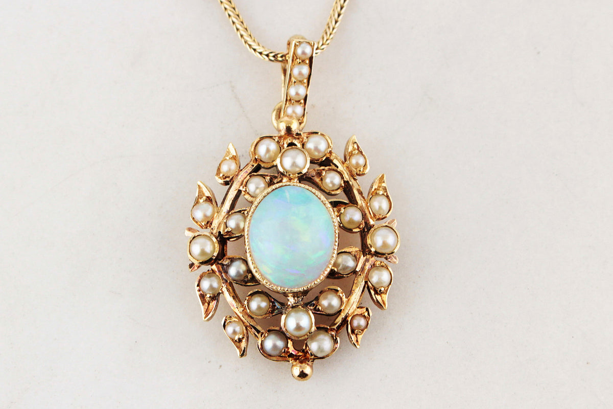 ANTIQUE EDWARDIAN c1900 OPAL AND SEED PEARL PENDANT WITH CHAIN 18ct GOLD