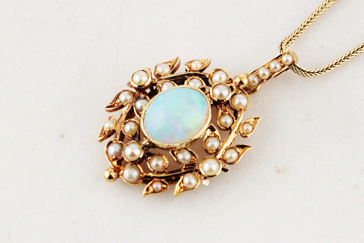 ANTIQUE EDWARDIAN c1900 OPAL AND SEED PEARL PENDANT WITH CHAIN 18ct GOLD