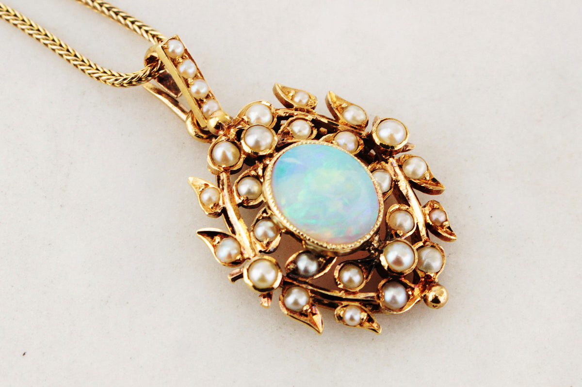 ANTIQUE EDWARDIAN c1900 OPAL AND SEED PEARL PENDANT WITH CHAIN 18ct GOLD