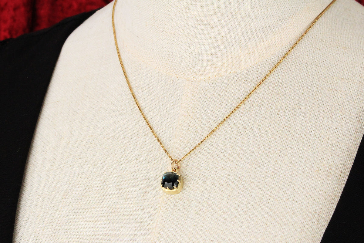 BESPOKE BI-COLOUR TEAL TOURMALINE 9CT GOLD