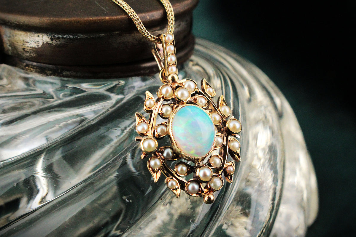 ANTIQUE EDWARDIAN c1900 OPAL AND SEED PEARL PENDANT WITH CHAIN 18ct GOLD