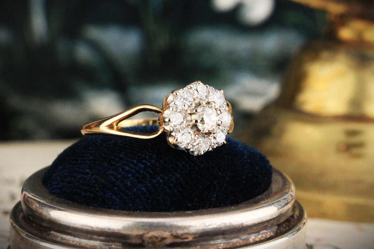 ANTIQUE .70ct DIAMOND DAISY RING 18CT GOLD &amp; PLATINUM