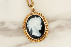 ANTIQUE VICTORIAN c1860 AGATE CAMEO PENDANT 15ct YELLOW GOLD