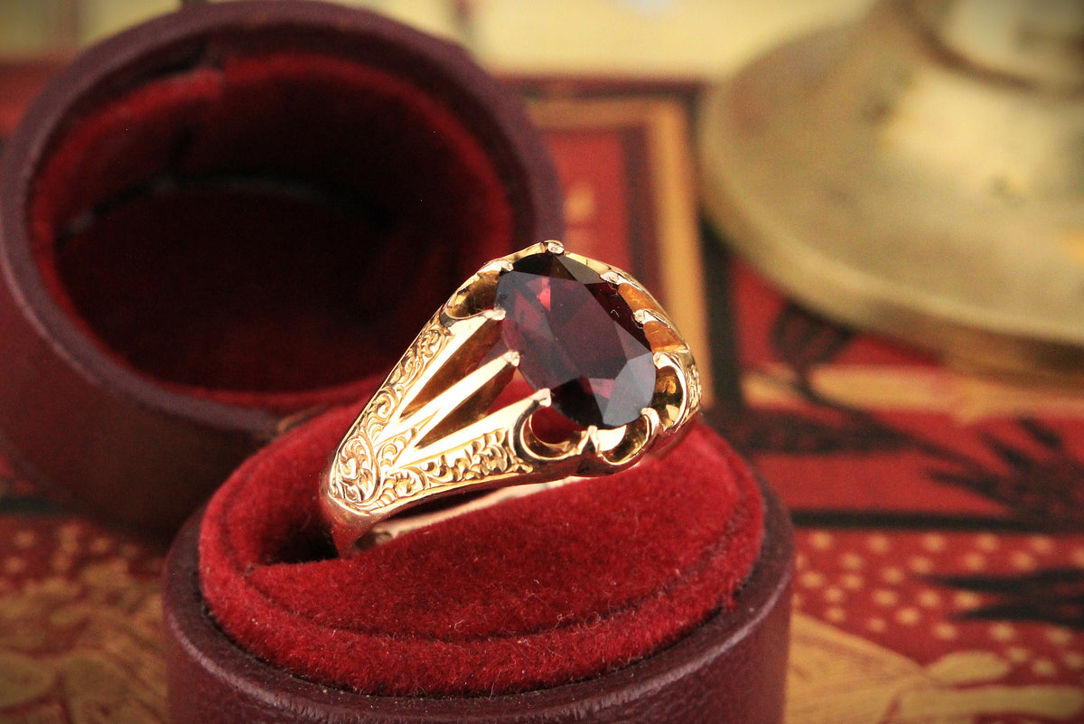 ANTIQUE GARNET RING 9CT GOLD, BIRMINGHAM 1909