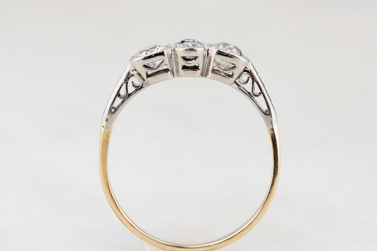 ANTIQUE ART DECO DIAMOND RING 18ct GOLD
