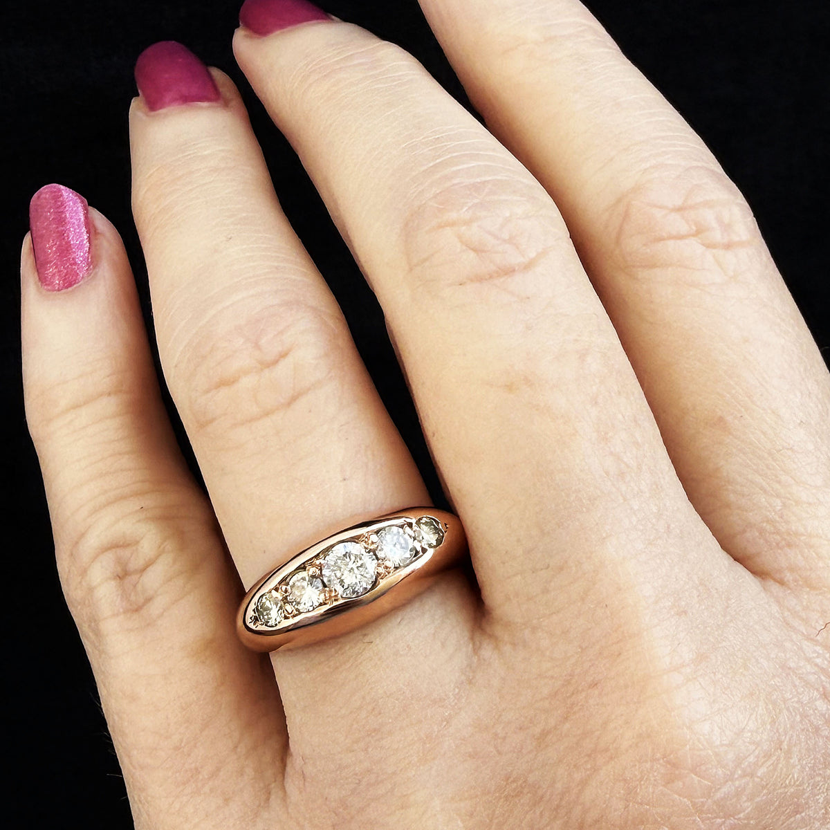 ANTIQUE .86ct FIVE STONE DIAMOND RING 18ct GOLD