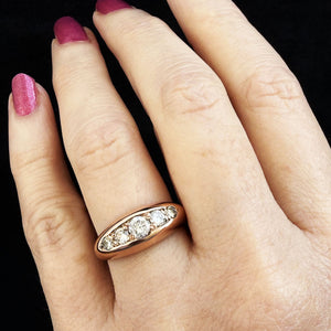 ANTIQUE .86ct FIVE STONE DIAMOND RING 18ct GOLD