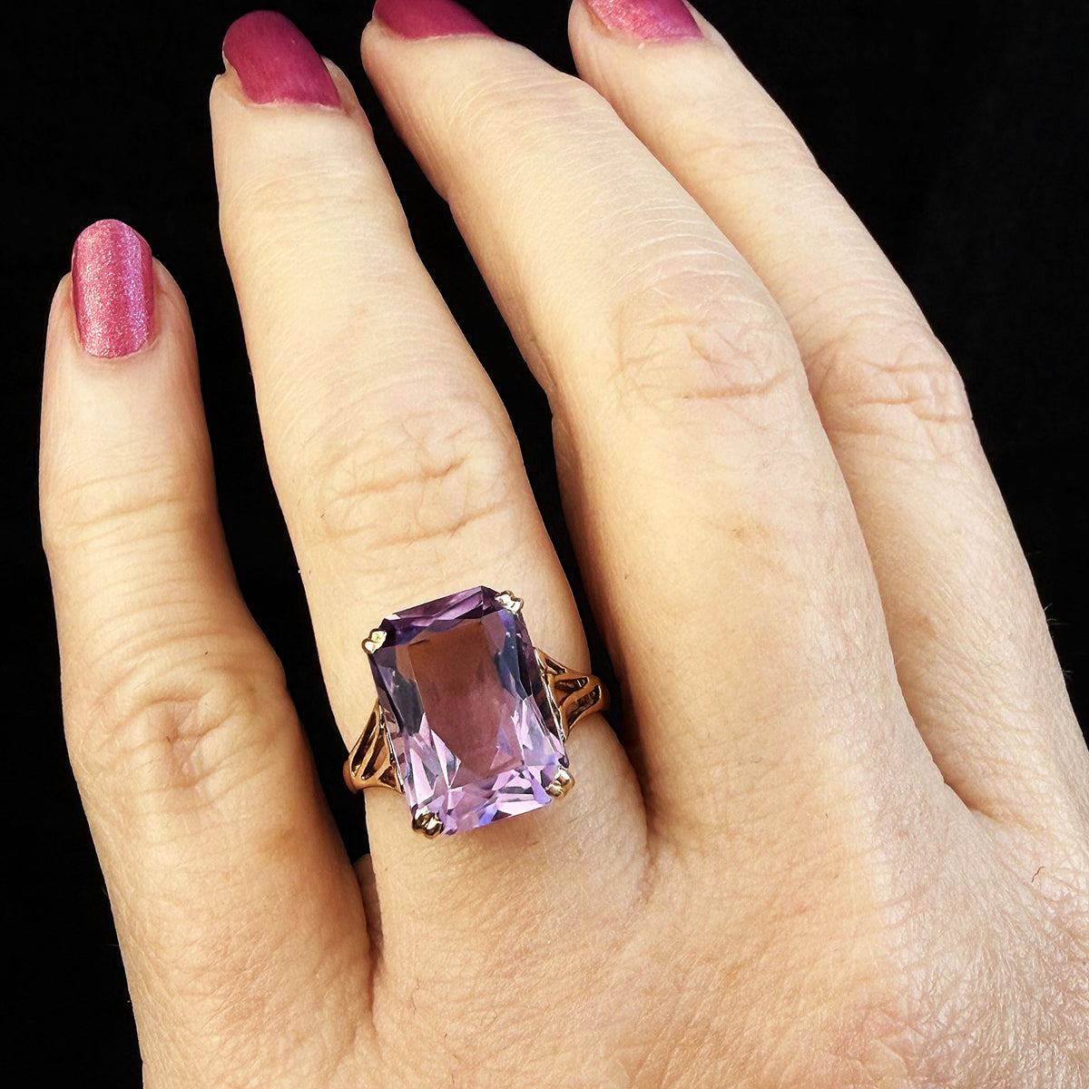 MID-CENTURY 1967 6.70ct AMETHYST COCKTAIL RING 9ct GOLD