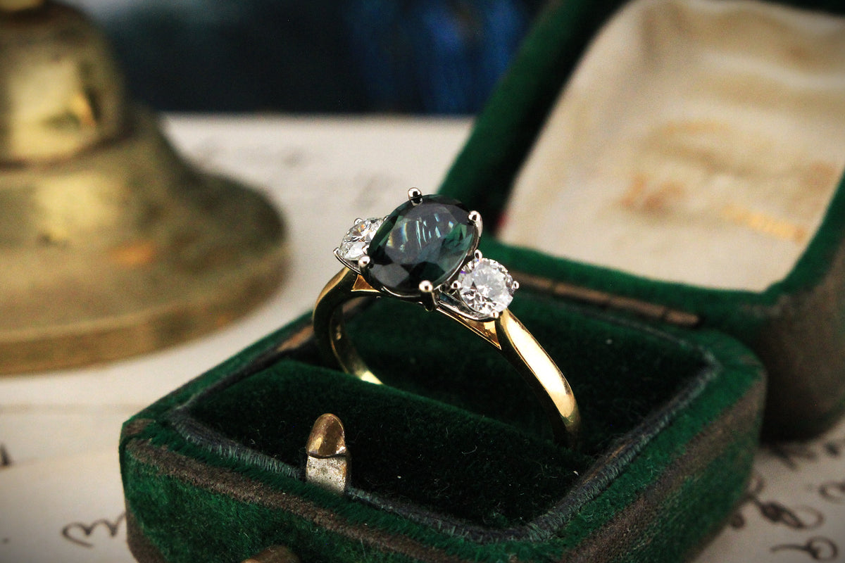 VINTAGE TEAL SAPPHIRE &amp; DIAMOND TRILOGY RING 18ct GOLD