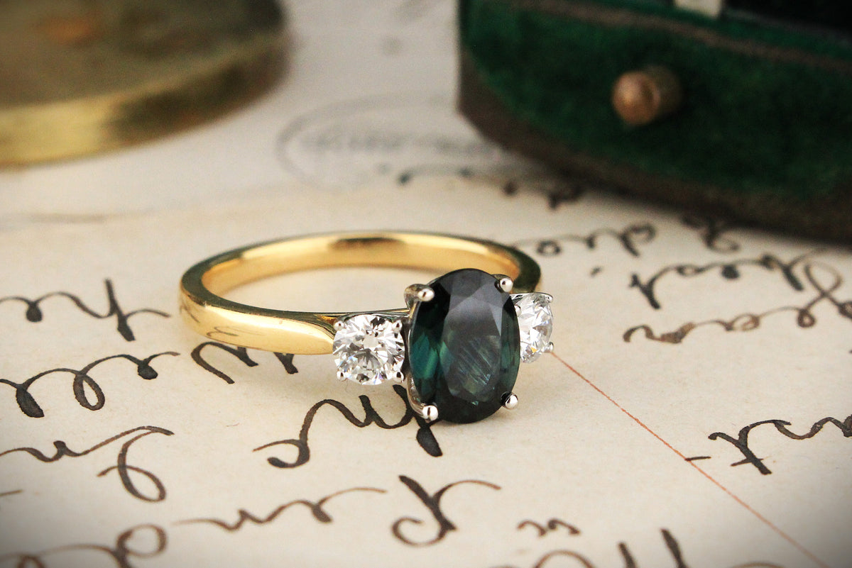 VINTAGE TEAL SAPPHIRE &amp; DIAMOND TRILOGY RING 18ct GOLD