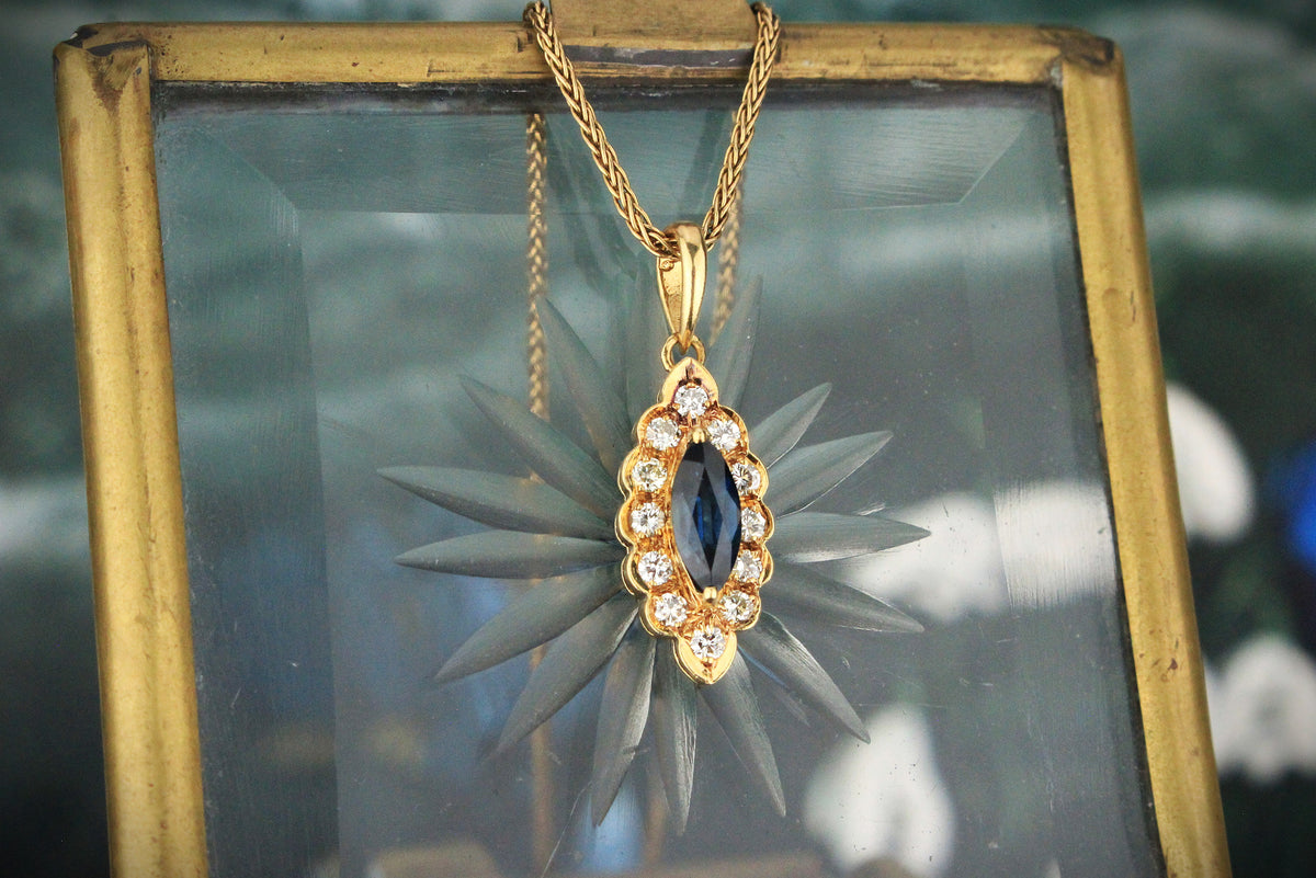 MODERN SAPPHIRE &amp; DIAMOND PENDANT 18ct GOLD