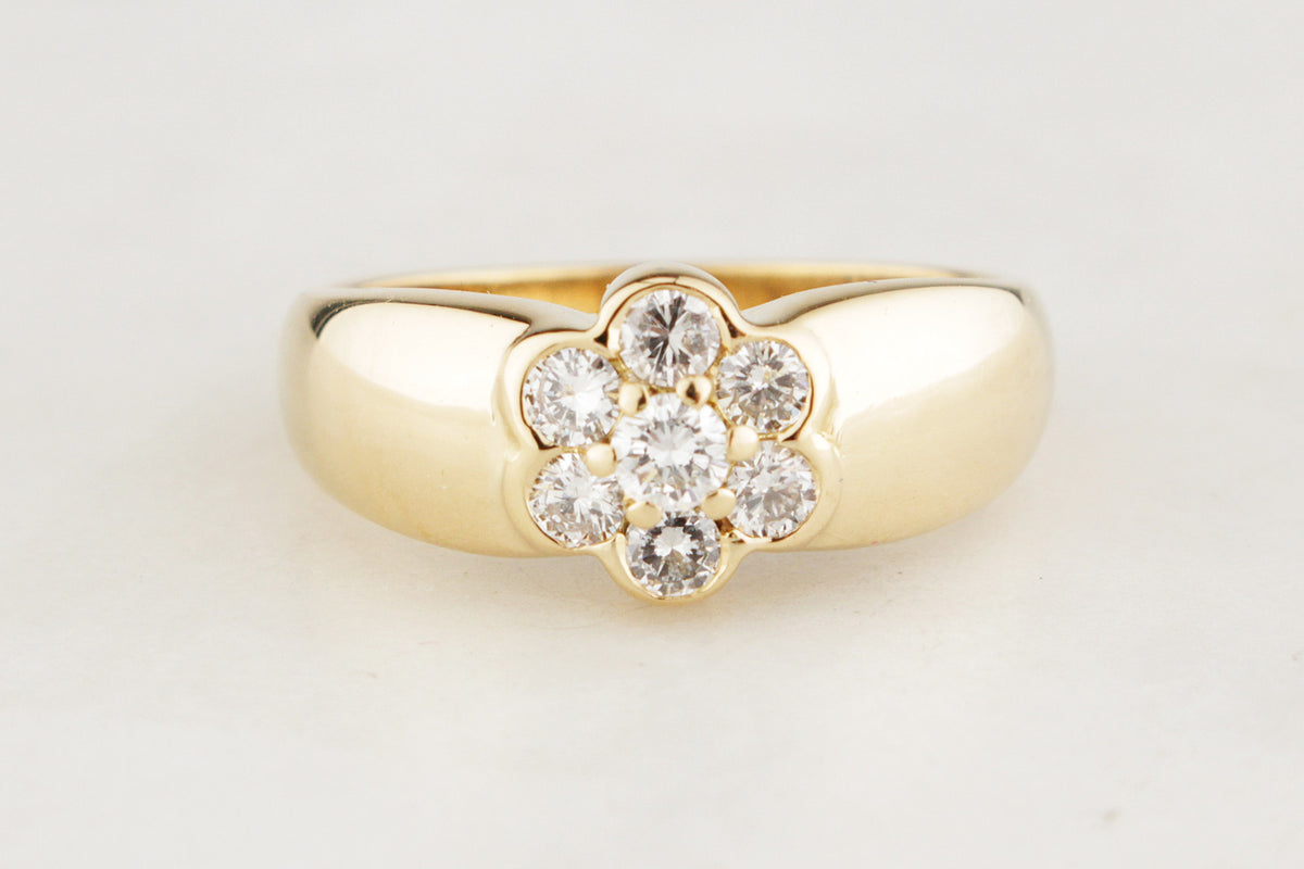 MODERN .50ct DIAMOND DAISY RING IN 18ct GOLD