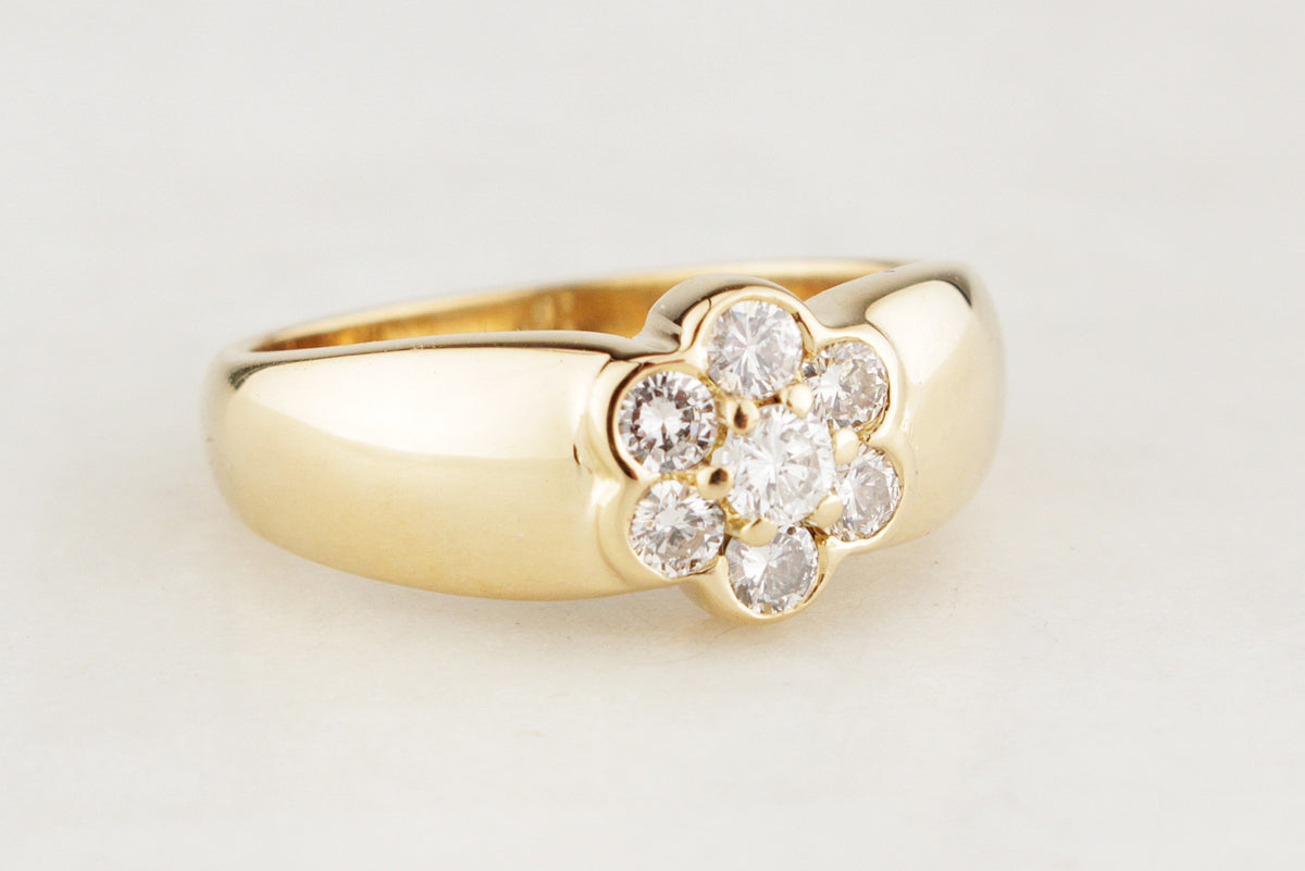 MODERN .50ct DIAMOND DAISY RING IN 18ct GOLD