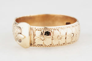 ANTIQUE EDWARDIAN 1902 FLORAL ETCHED BUCKLE RING 9ct GOLD
