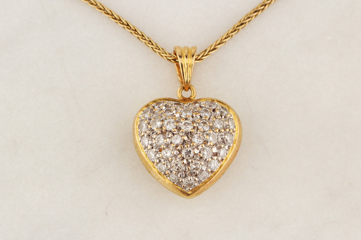 VINTAGE ITALIAN .64ct DIAMOND HEART PENDANT IN 18ct  GOLD