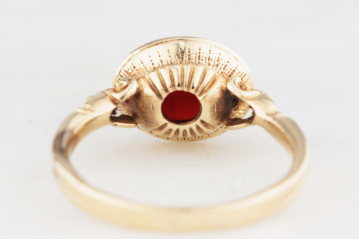 VICTORIAN STYLE PYROPE GARNET RING 9ct GOLD