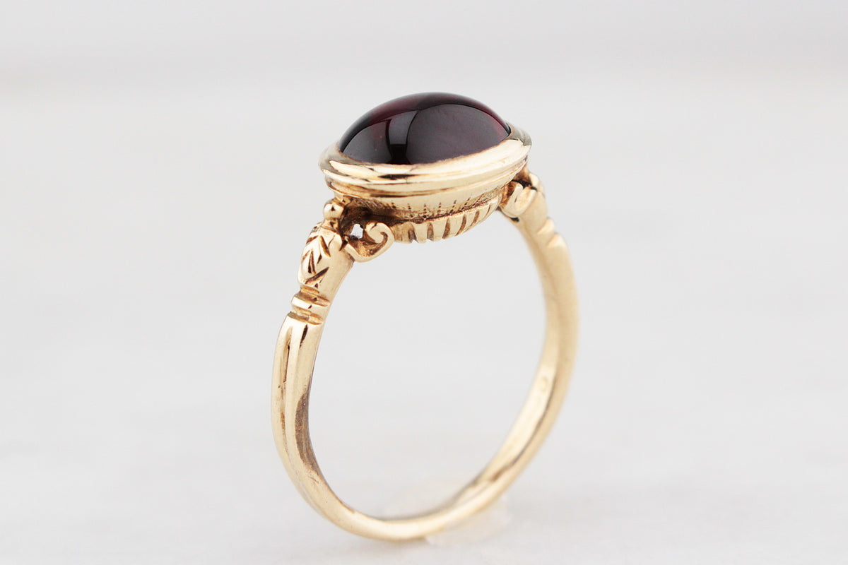 VICTORIAN STYLE PYROPE GARNET RING 9ct GOLD
