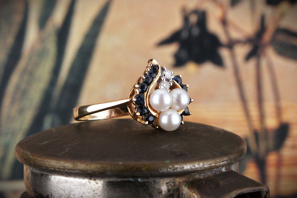 RETRO SAPPHIRE, DIAMOND &amp; PEARL RING IN 14ct GOLD