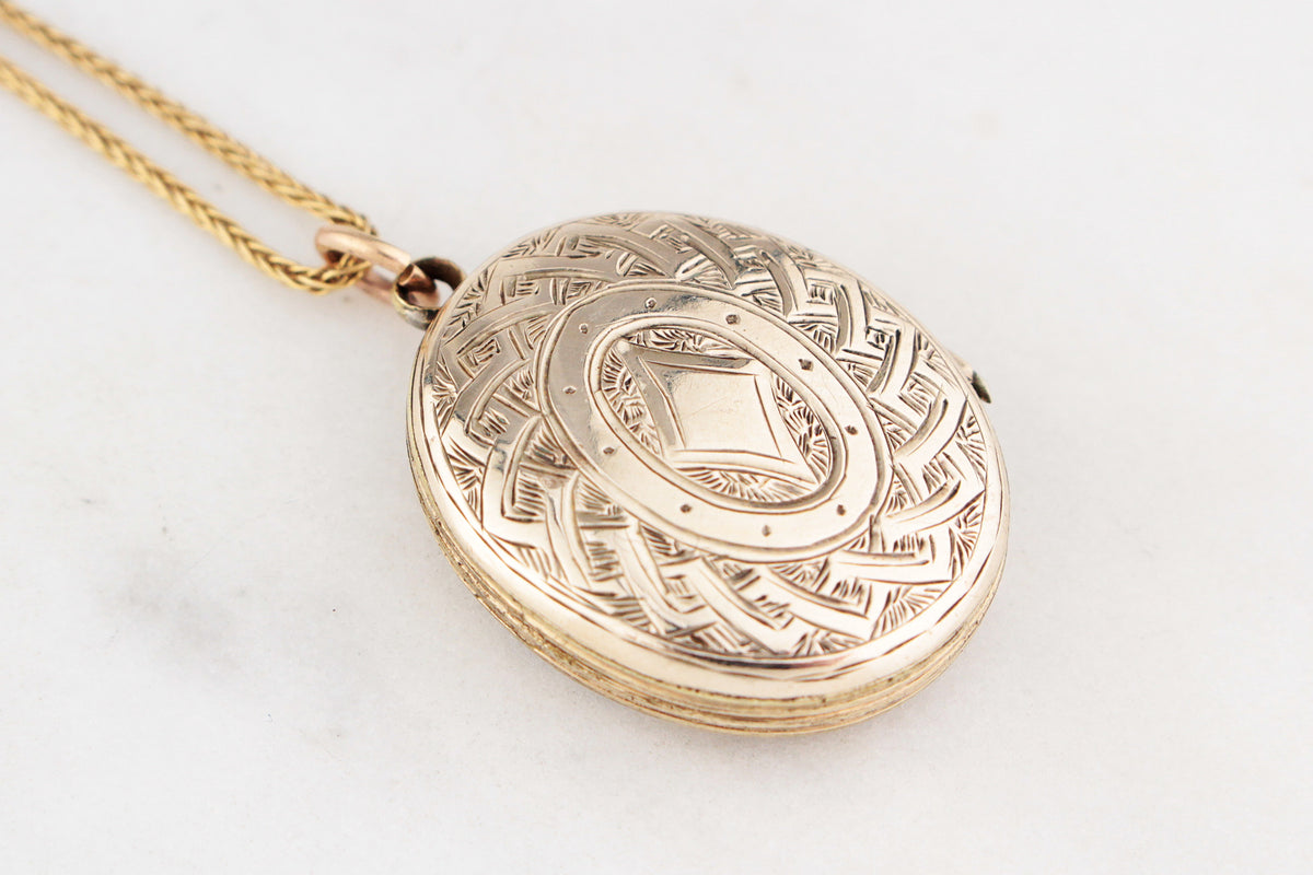 ANTIQUE EDWARDIAN ETCHED ENAMEL LOCKET 9ct GOLD
