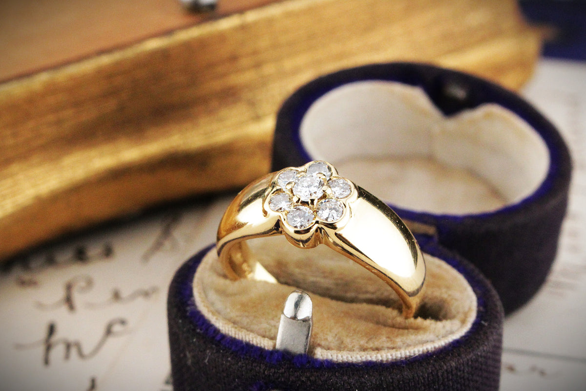 MODERN .50ct DIAMOND DAISY RING IN 18ct GOLD
