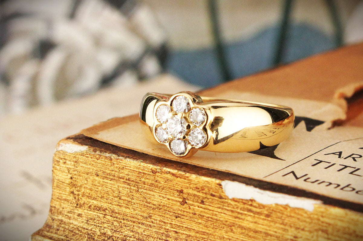MODERN .50ct DIAMOND DAISY RING IN 18ct GOLD