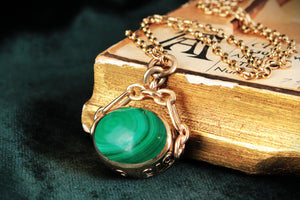 VINTAGE DOUBLE-SIDED CARNELIAN & MALACHITE FOB SPINNER 9ct GOLD