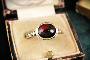 VICTORIAN STYLE PYROPE GARNET RING 9ct GOLD
