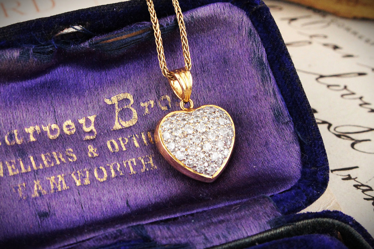 VINTAGE ITALIAN .64ct DIAMOND HEART PENDANT IN 18ct  GOLD