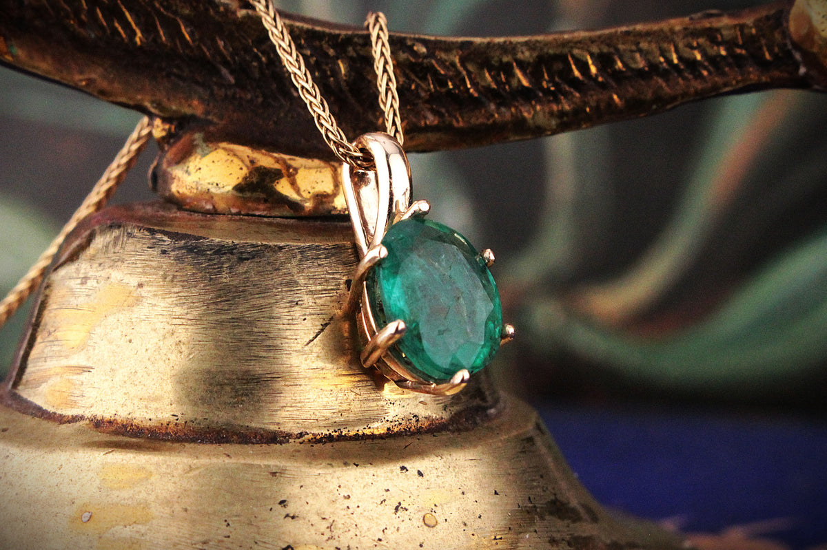 CUSTOM ZAMBIAN EMERALD PENDANT IN 10ct GOLD