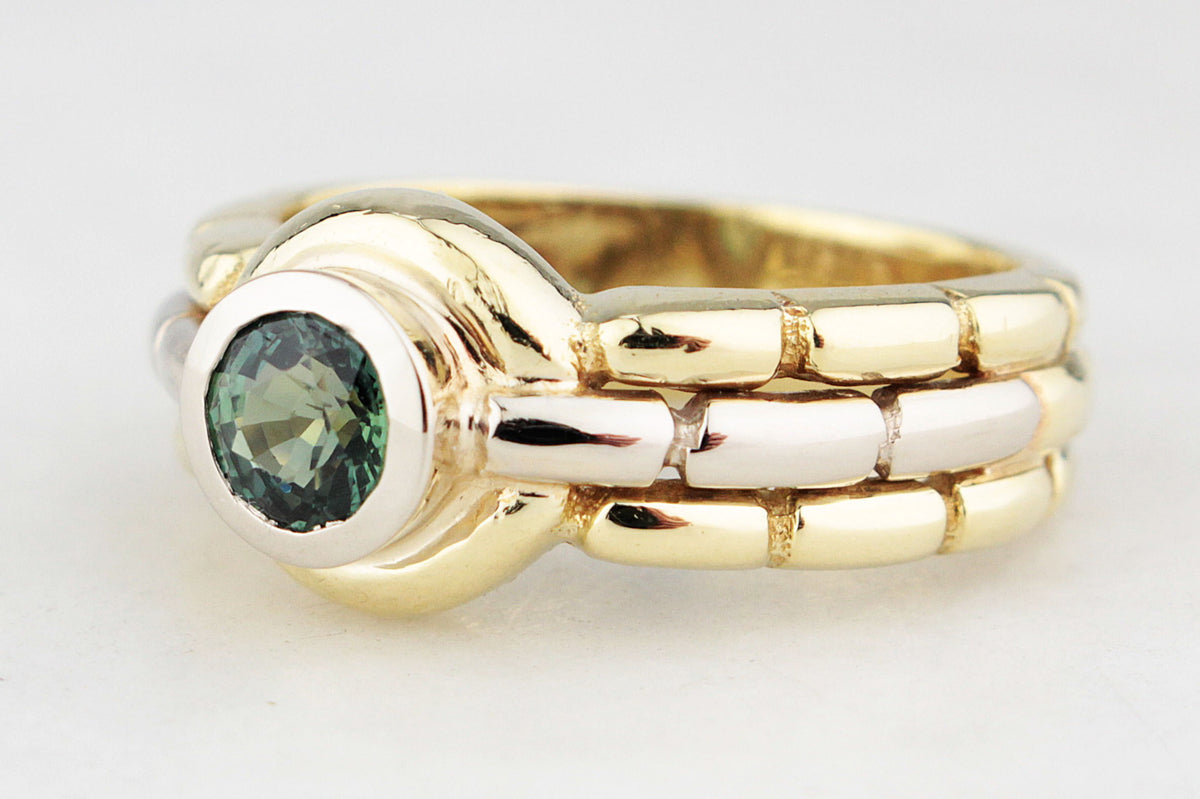 MID-CENTURY GREEN SAPPHIRE RING 18ct GOLD
