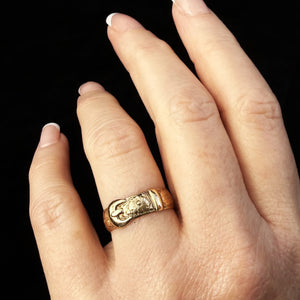 ANTIQUE EDWARDIAN 1902 FLORAL ETCHED BUCKLE RING 9ct GOLD