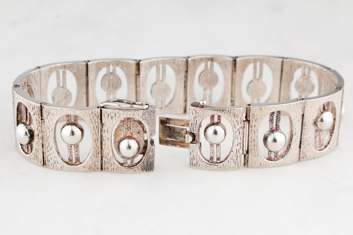 MID-CENTURY 1971 STERLING SILVER BRUTALIST BRACELET