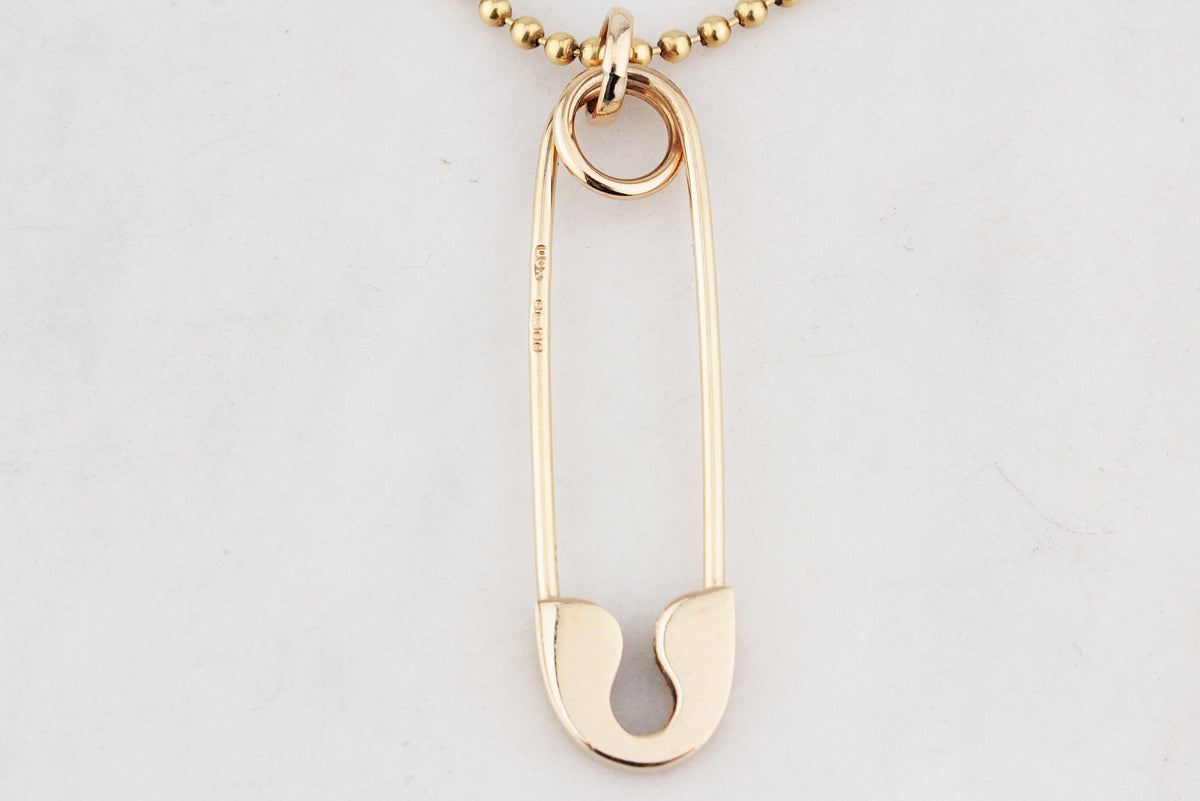 MID-CENTURY 1976 SAFETY PIN PENDANT/EXTENDER 9ct GOLD
