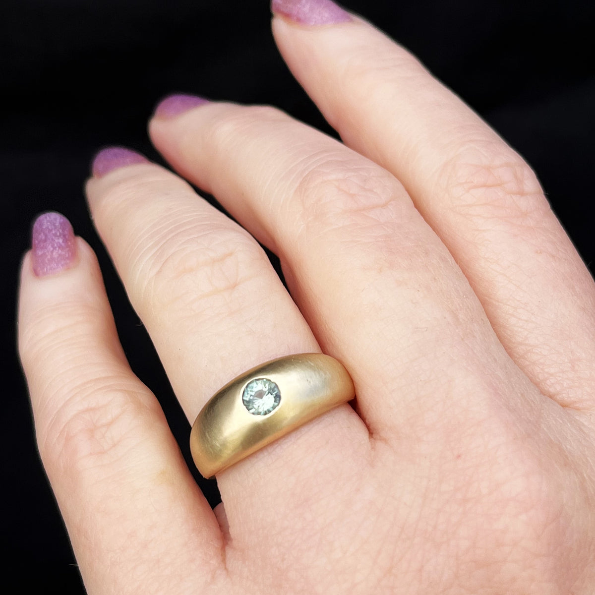 R&amp;V BESPOKE FLUSH SET SAPPHIRE RING 9ct GOLD