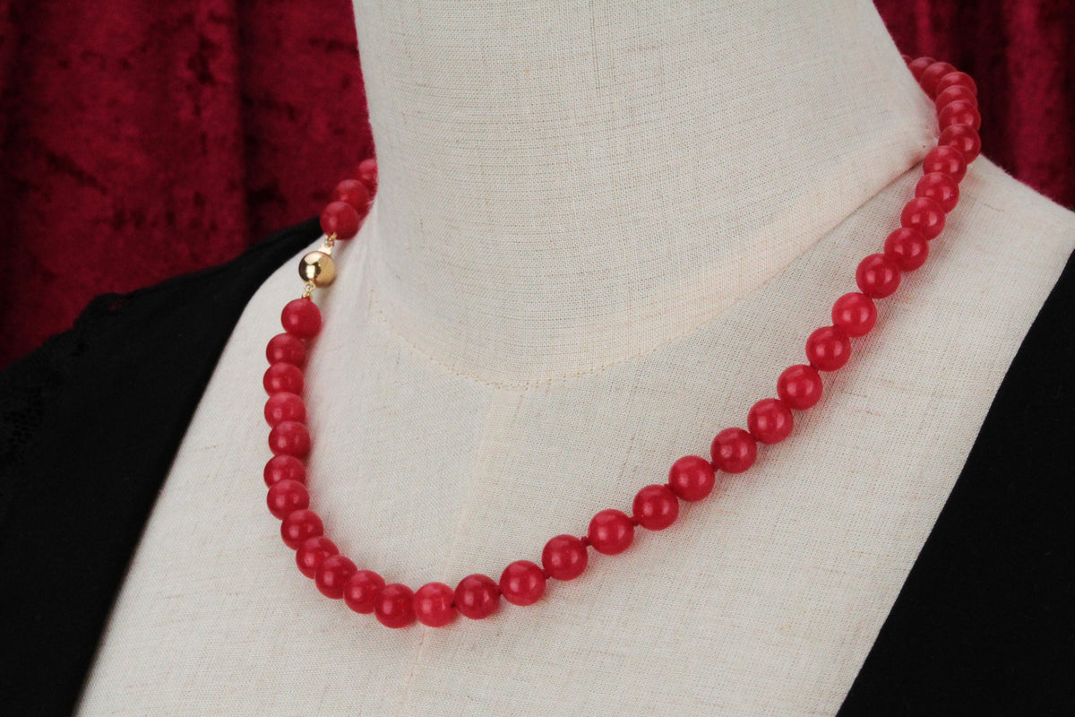 RED JADE NECKLACE WITH 14CT GOLD CLASP