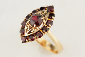 RETRO c1970 ITALIAN GARNET CLUSTER RING 18ct YELLOW GOLD