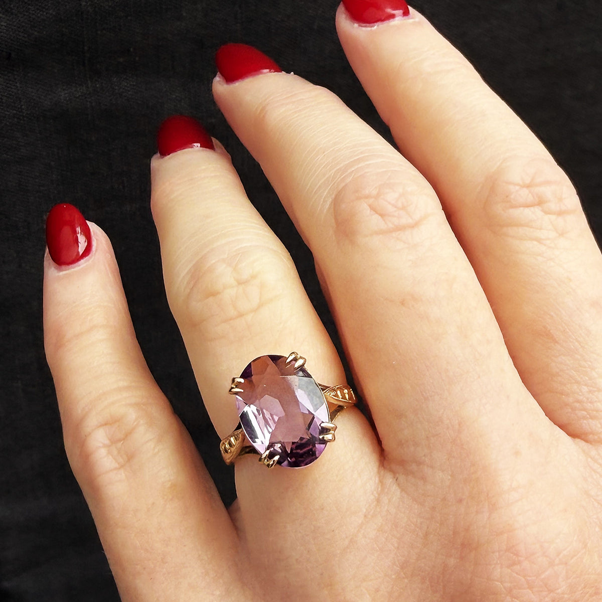 MID-CENTURY 3.60ct AMETHYST RING 9ct GOLD