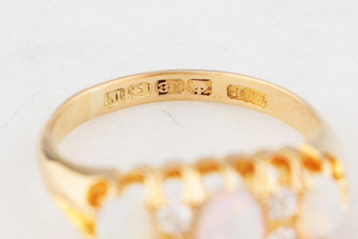 ANTIQUE EDWARDIAN 1911 OPAL & DIAMOND RING 18ct GOLD