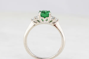 CONTEMPORARY TSAVORITE GARNET & DIAMOND RING 14ct GOLD