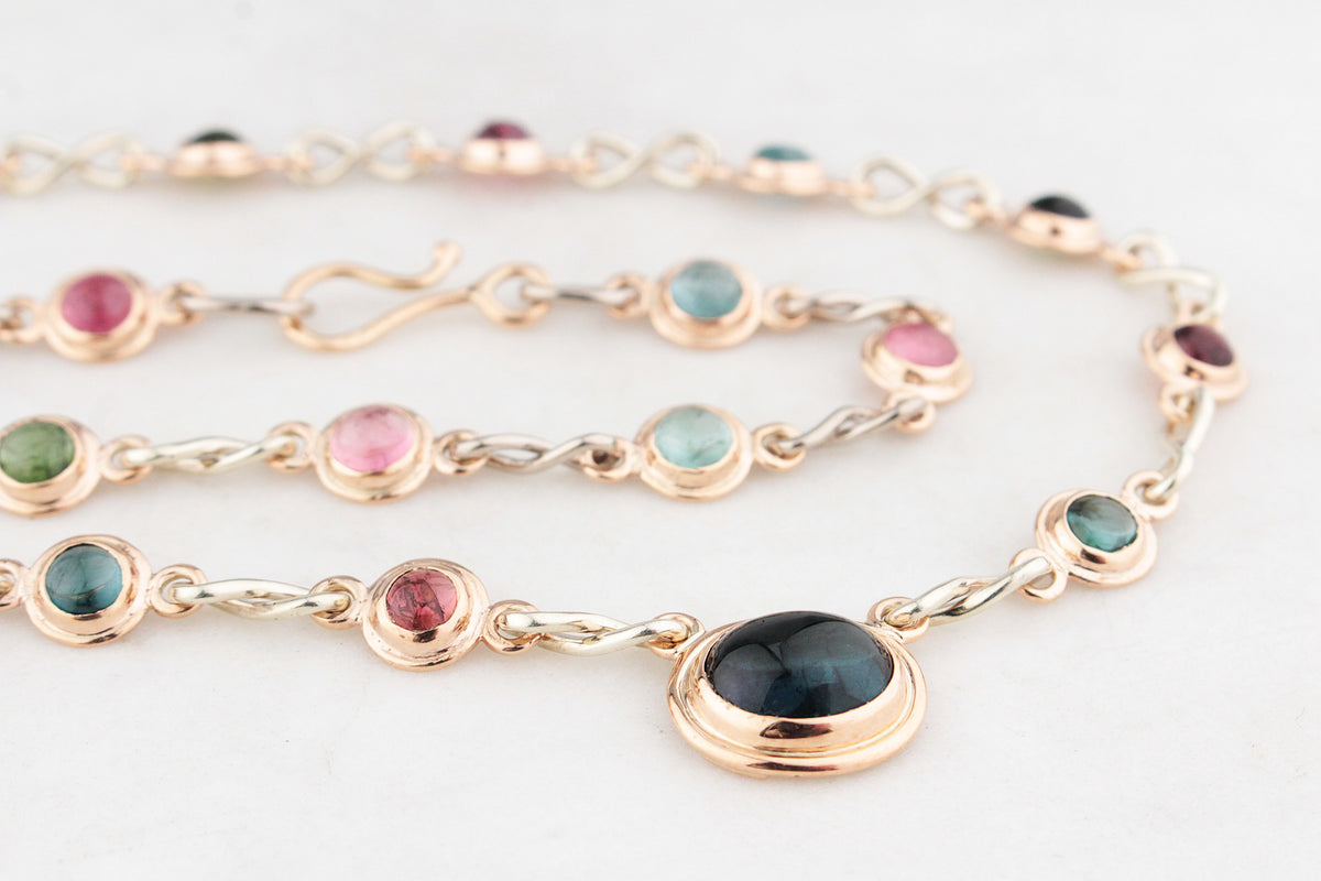 CONTEMPORARY 16ct TOURMALINE NECKLACE 9ct GOLD