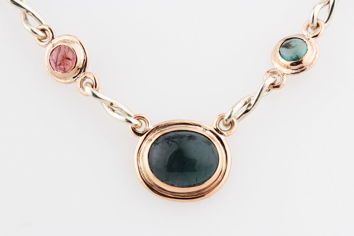 CONTEMPORARY 16ct TOURMALINE NECKLACE 9ct GOLD