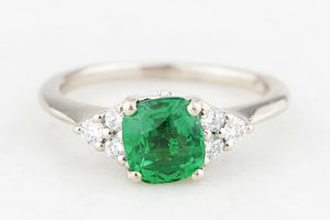 CONTEMPORARY TSAVORITE GARNET & DIAMOND RING 14ct GOLD