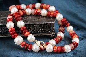 BESPOKE SEMI-BAROQUE PEARLS & AGATE NECKLACE 9ct GOLD