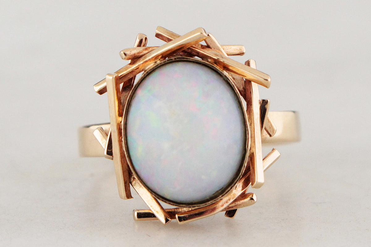 MID-CENTURY SOLID OPAL RING 9ct GOLD