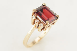 VINTAGE MID CENTURY c1970 4.4ct GARNET & DIAMOND RING 9ct YELLOW GOLD